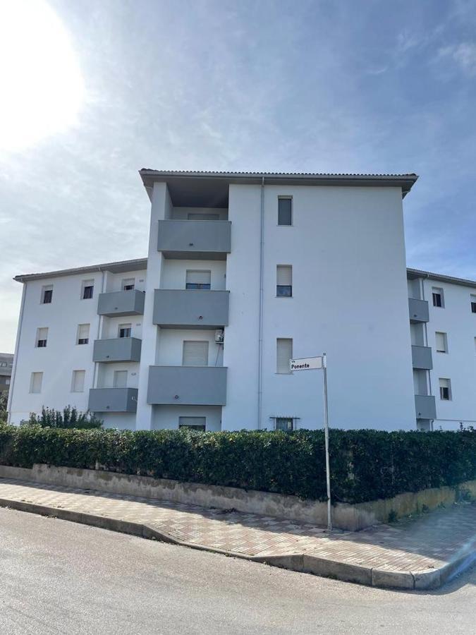 Appartamento La Tramontana Porto Torres Bagian luar foto